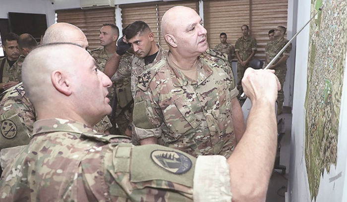 التمديد لقائد الجيش: البحث عن حلّ خارج الحكومة والبرلمان