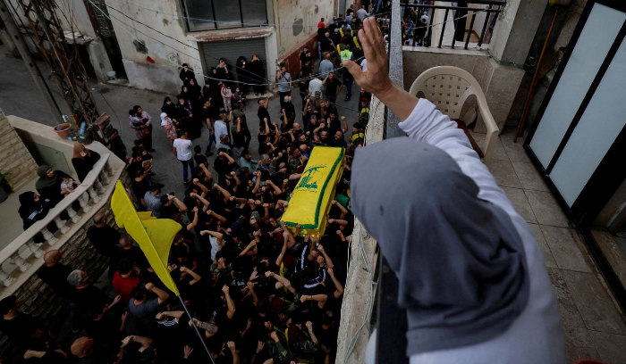 نصر الله يسعى للتوفيق بين طمأنة اللبنانيين وإقلاق حلفاء إسرائيل<br />
يقف أمام خيارات صعبة أولها الدعوة لتفادي الحرب