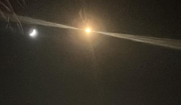 الجيش الاسرائيلي يلقي قنابل مضيئة فوق ⁧‫حولا‬⁩ وميس الجبل
