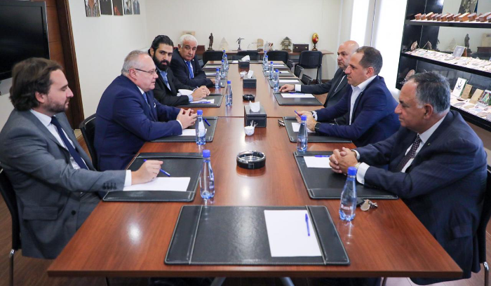 رئيس الكتائب يستقبل سفير هنغاريا: لضرورة منع انزلاق لبنان الى الحرب