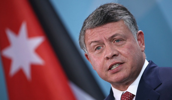 “تجرّ المنطقة للهاوية”… الملك عبدالله: لوقف الكارثة