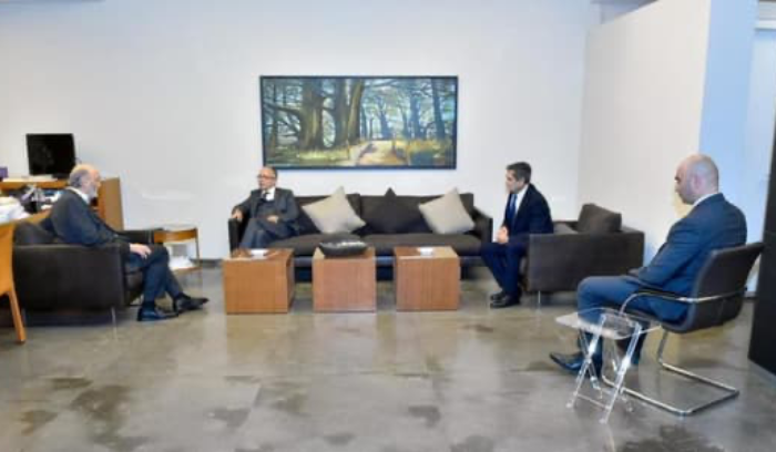 جعجع بحث مع سفير الجزائر الجديد في الأوضاع