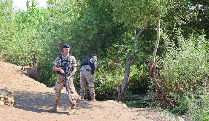 مخاوف من تزايد العنف بين اللبنانيين والنازحين السوريين<br />
إنقاذ مركب للاجئين في ميناء طرابلس