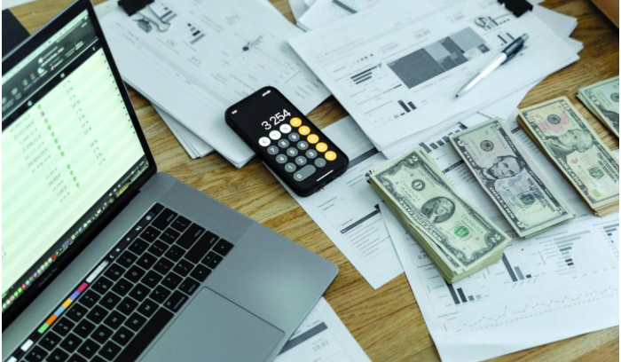 ضرب مبدأ العدالة الضريبية بين الليرة والدولار<br />
تخبّط وعشوائية في احتساب ضرائب الرواتب