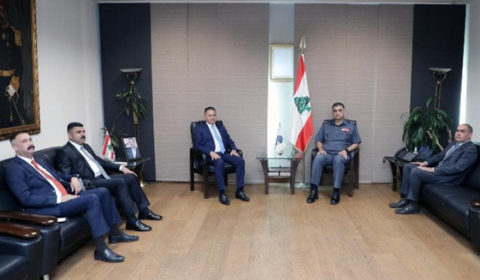 عثمان عرض مع مدير مكافحة المخدرات العراقي لتعزيز التعاون