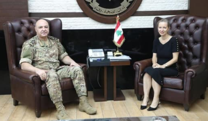 قائد الجيش التقى مديرة شؤون الأونروا في لبنان