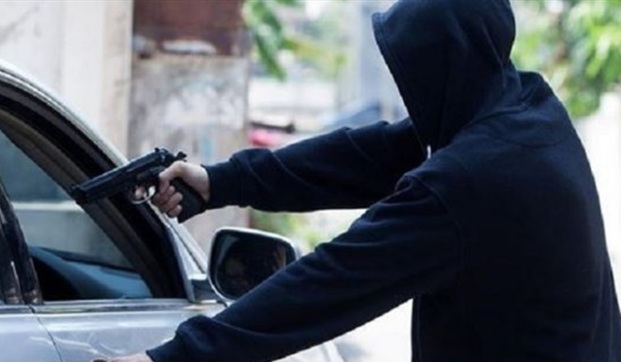 في سلعاتا… سلبوه بقوة السلاح وفروا الى جهه مجهولة