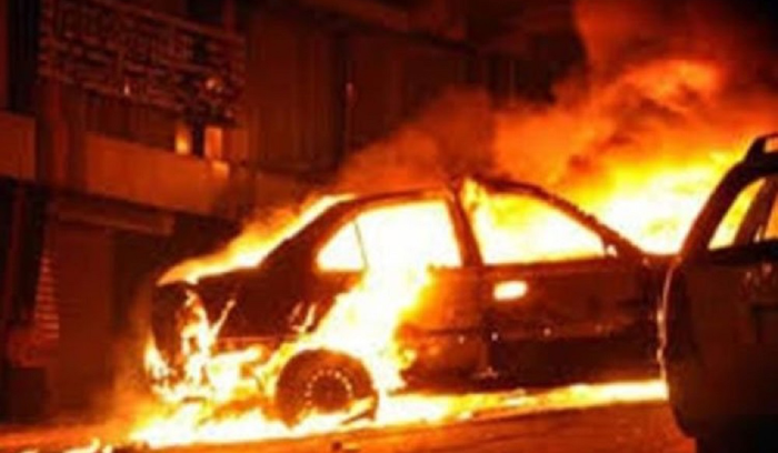 إحتراق سيارة على طريق المطار
