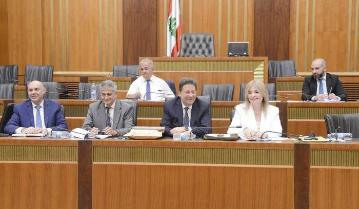 الحكومة اللبنانية تصطدم بتعثر تغطية الإنفاق بالدولار<br />
لجنة المال البرلمانية تحيل ملف حقوق السحب الخاصة إلى ديوان المحاسبة