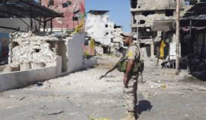 لبنان في «نفق رئاسي طويل»... الحراك الفرنسي ــ القطري «دون بركة»... فهل يتوسّع الى «الخماسيّة» بكاملها؟<br />
«عين الحلوة» أمام اختبار تسليم المطلوبين<br />
إنتخابات سلسة لـ«الشرعي الإسلامي الأعلى»... والرياض تلملم صفوف السنّة