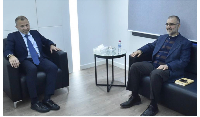 الأزمة تتمدّد... وحوار 