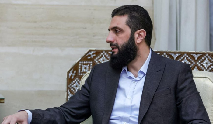 الشرع يوقّع مسودة الإعلان الدستوري!