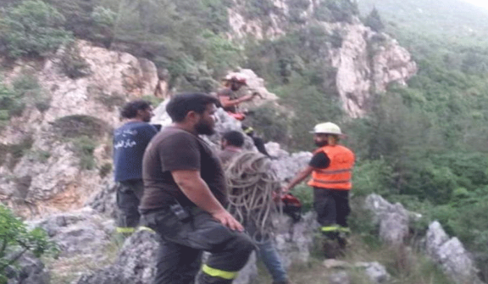 إنقاذ شابة سقطت في وادي يحشوش