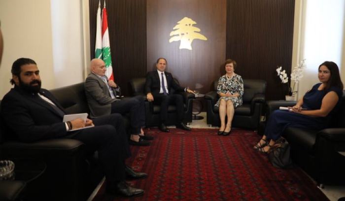 الجميّل التقى فرونِتسكا: على الفريق الآخر الخروج من منطق الفرض وملاقاة مساعي المعارضة للحلول