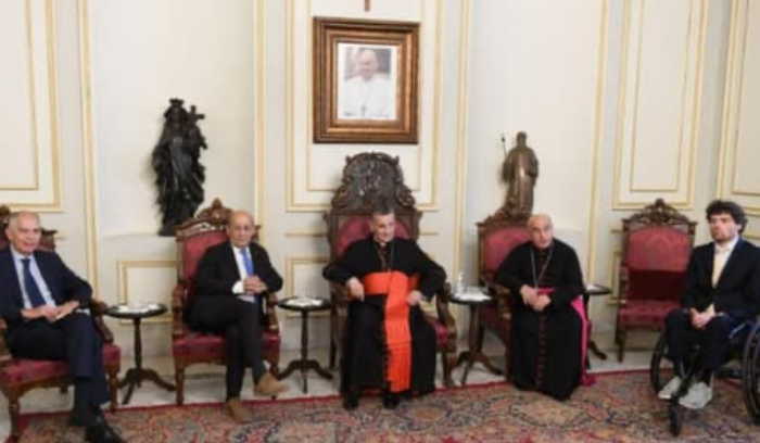 لودريان غادر بكركي من دون الإدلاء بأي تصريح