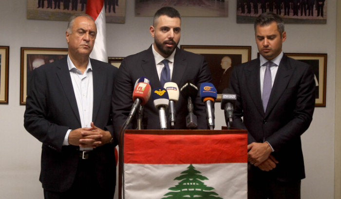 لودريان يأمل النجاح.. «المخيم» مشتعل والسوريون يتسللون بالآلاف.. برّي: أموال المودعين