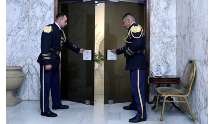 جهد دولي - عربي لإنضاج الطبخة.. والأيام الرئاسية بين 17 و27 أيلول<br />
مناقشة صعبة لـ«موازنة الدولارات بلا إصلاحات».. وباسيل يحذِّر المعارضة من تطيير فرصة الانتخاب