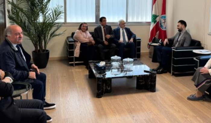 جنبلاط بحث شؤون الجامعة اللبنانية