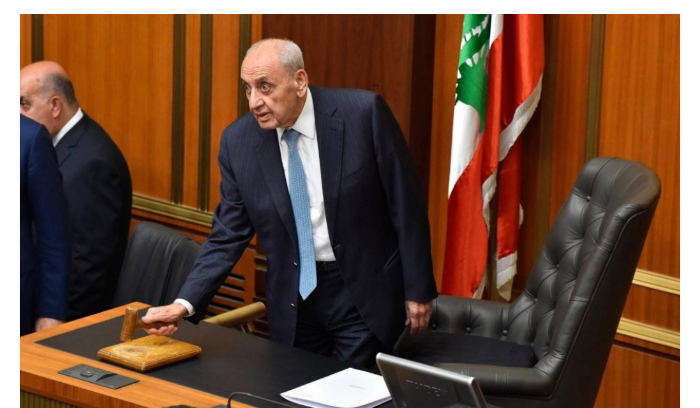 السنيورة يؤكّد أولوية الرئاسة وجلسة انتخاب في دورات متلاحقة... بكركي على ثوابتها ومع حوار يلتزم الدستور في إنجاز الاستحقاق<br />
مبادرة برّي في المزاد: 