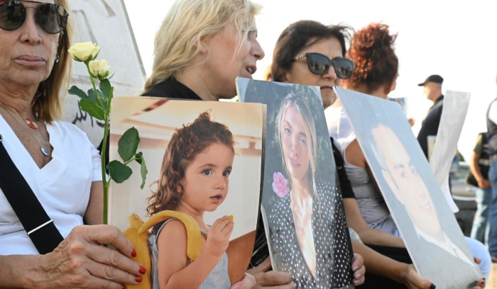 تشابك محتدم حول “الحوارين” يسابق لودريان