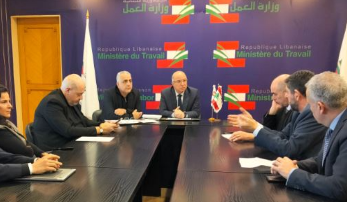 وزيرالعمل خلال اجتماع مع كركي وممثلي المستشفيات الجامعية الكبرى: خطوة يؤمل منها التخفيف من الأعباء عن كاهل المرضى المضمونين