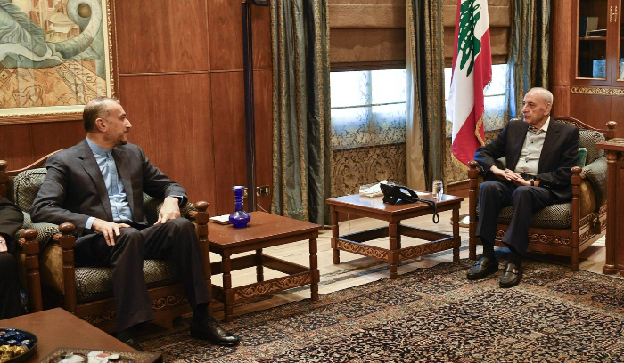 وزير خارجية إيران «ضد التدخل» في الشأن اللبناني ويحتضن «الممانعة» الفلسطينية<br />
مع ارتفاع الاحتجاجات الشعبية في سوريا