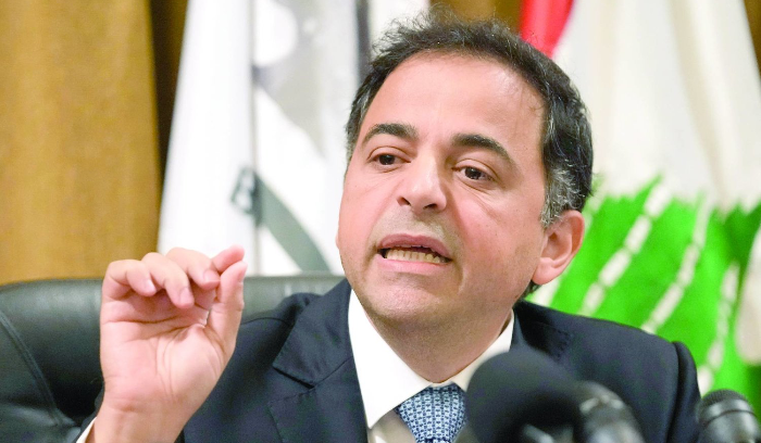 منصوري لـ«الشرق الأوسط»: لبنان بحاجة إلى محيطه العربي<br />
أكد أنه لن يقرض الدولة من أموال الناس