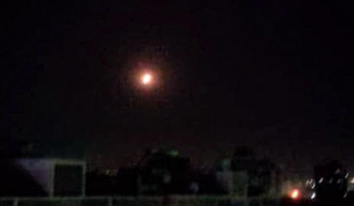 غارة إسرائيلية تخرج مطار حلب الدولي عن الخدمة