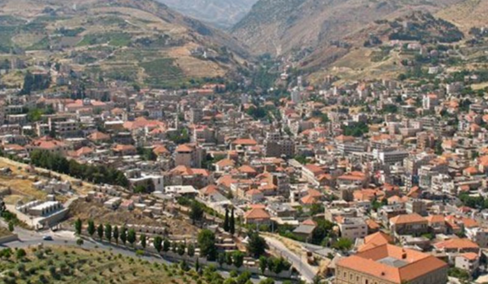 حريق أعشاب في الفرزل