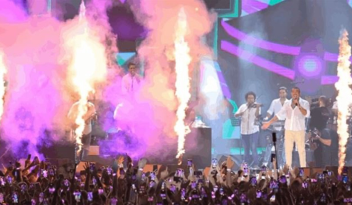 إليكم حقيقة التعهد الموجّه إلى الصحافيين في حفلة عمرو دياب