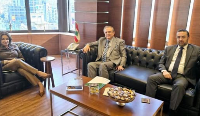 حبيب أطلع وزيرة الشؤون على مشاريع مصرف الإسكان