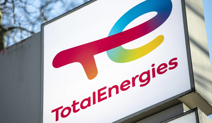 آمال لبنانية تواكب وصول سفينة التنقيب عن النفط والغاز<br />
تبدأ بحفر بئر استكشافية أواخر أغسطس