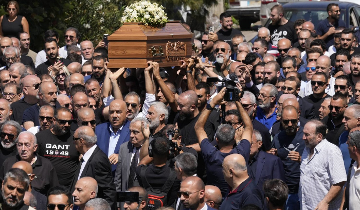 «حزب الله» يهاجم «الموتورين» ويحذّر من المس بخطوط إمداده<br />
مواقف تصعيدية من قيادييه بعد «شاحنة الذخائر»