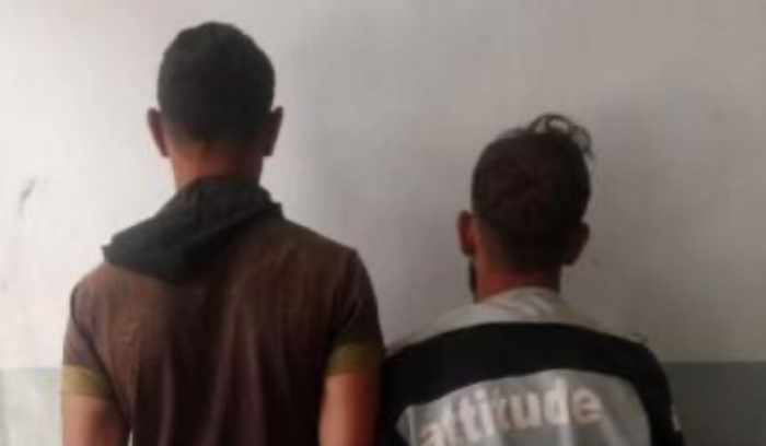 كانا بصدد سرقة كمية من الحديد والخردة من بلدة ميمس!