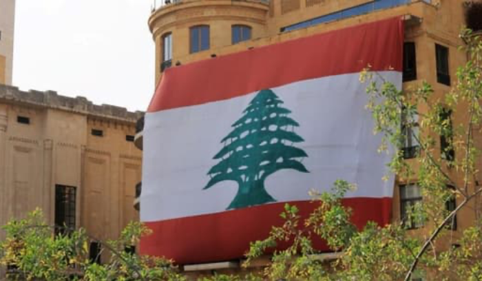إلقاء زجاجة مولوتوف على سفارة في بيروت