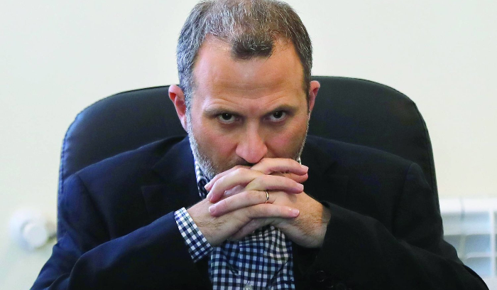 حوار «التيار» و«حزب الله» يتقدم<br />
جعجع وصف تحالفهما بـ«الشيطاني»