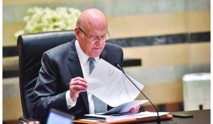 البخاري يوضح: تنبيه الرعايا ذو بُعد أمني فقط<br />
حكومة ميقاتي إلى الديمان اليوم: طلب 