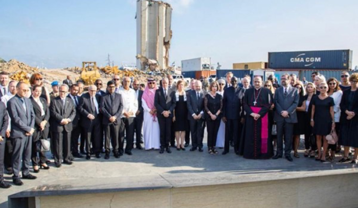 الخارجية الفرنسية تتضامن والسفير السعودي دعا إلى دقيقة صمت.. لجنة الشؤون الخارجية الأميركية تُحذّر بايدن من سقوط لبنان في قبضة إيران<br />
لقاء مآذن المساجد مع أجراس الكنائس على إيقاع التنديد بتفجير مرفأ بيروت في ذكراه الثالثة