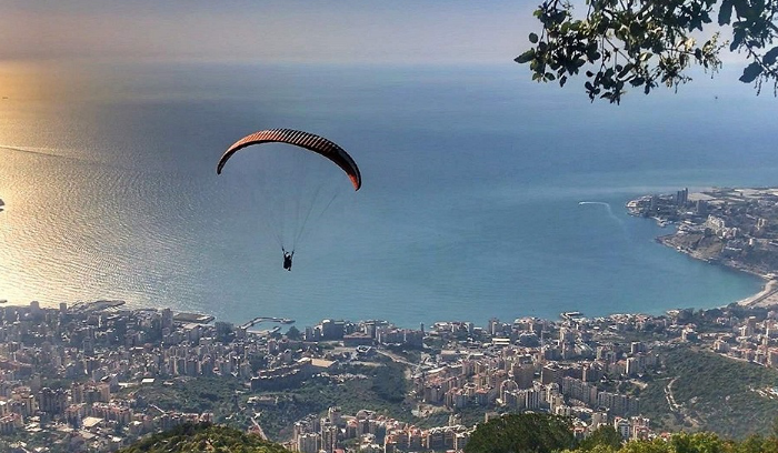 سقوط شاب من الـ”parapente” في جونية؟