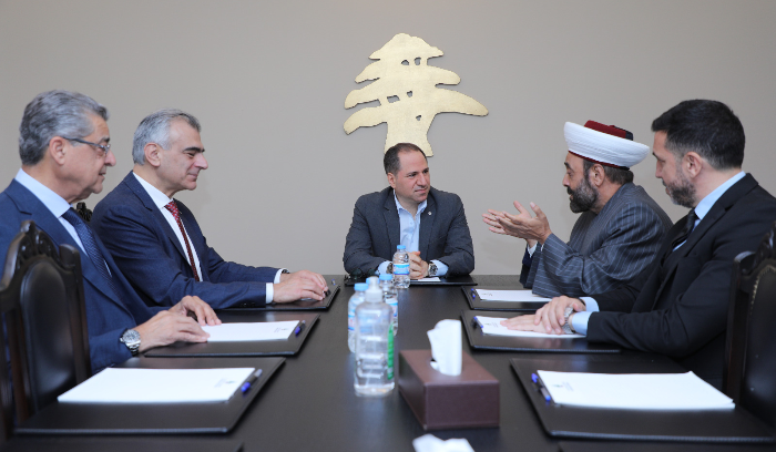 رئيس الكتائب يتسلم من عريمط موفداً من دريان دعوة لحضور الإفطار الرمضاني في دار الفتوى