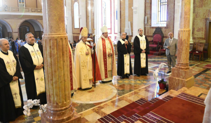 لودريان ينتظر الأجوبة تمهيداً لتقاطعات .. والبابا يأمل بحلّ يليق بلبنان الرسالة