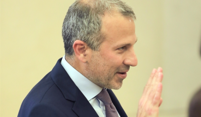 باسيل يفتح أبواب التسوية: أعطونا اللامركزية والصندوق وخذوا الرئيس<br />
لودريان سافر على وقائع الاتصالات «المتقدمة» بين حزب الله والتيار