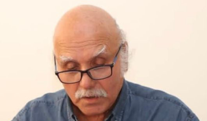 أرفعوا الأغطية معي<br />
عن  وجه عشواء