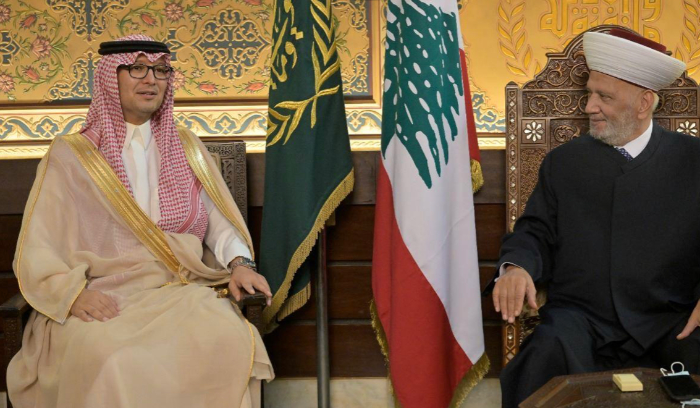 بُخاري يكرّم المفتي دريان: مناسبة جامعة بحضور سياسي