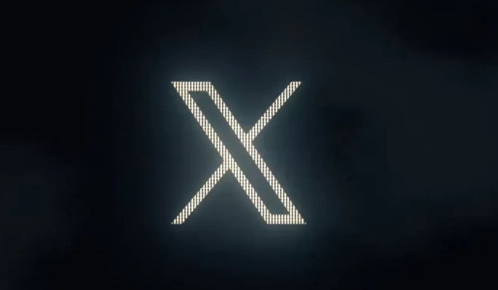 رسميًّا… تويتر يغيّر “الطائر الأزرق” لـ”X”