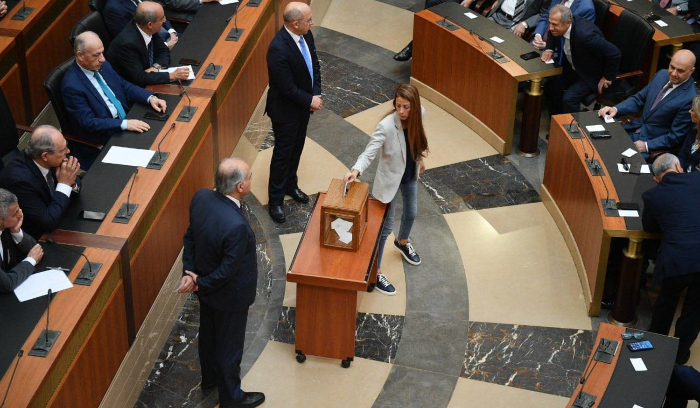 «حزب الله» و«حركة أمل» يهاجمان الجهود الخارجية في ملف الرئاسة<br />
الراعي: هوية لبنان ورسالته مهددتان... و«التيار الحر» يتخلى عن جهاد أزعور