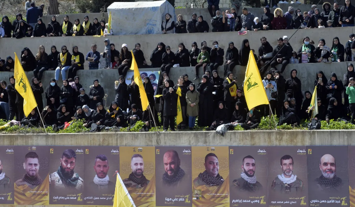 إسرائيل تضغط بالنار على لبنان لمقايضة استقراره بمعاهدة سلام<br />
غاراتها الكثيفة تحذير لـ«حزب الله» من التدخل في سوريا