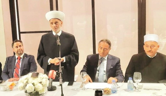 «التيار الحر» يتمهل لسماع رأي «حزب الله» والحزب و«أمل» ينتظران.. والمفتي: لبنان وطننا النهائي<br />
بانتظار عودة لودريان.. اللبنانيون يواصلون الغوص في مخرجات «الخماسي»: طوى صفحة معادلة فرنجية - سلام