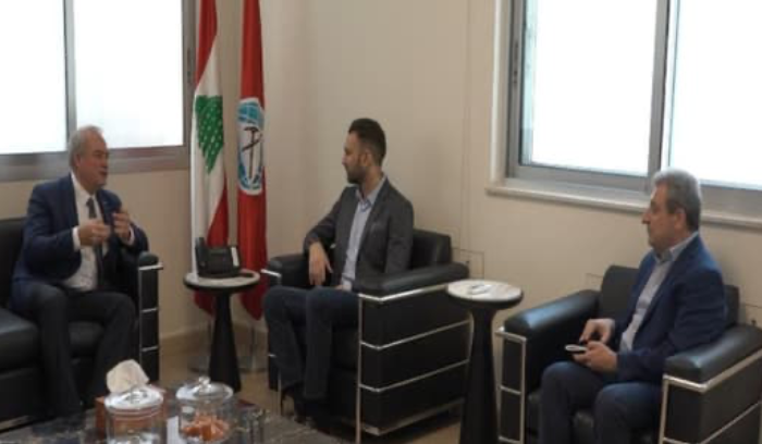 تيمور جنبلاط تسلّم من روداكوف دعوة لزيارة موسكو