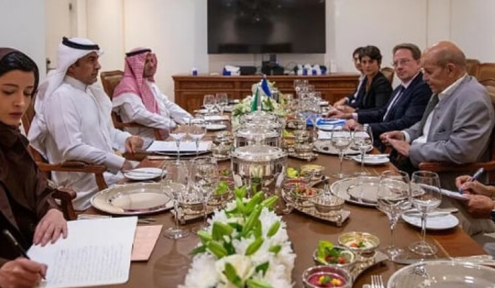 «الخماسية» الدولية لوضع مقاربتها للاستحقاق الرئاسي اللبناني<br />
تجتمع غداً في الدوحة بحضور لودريان... والمبادرة الفرنسية تراوح مكانها